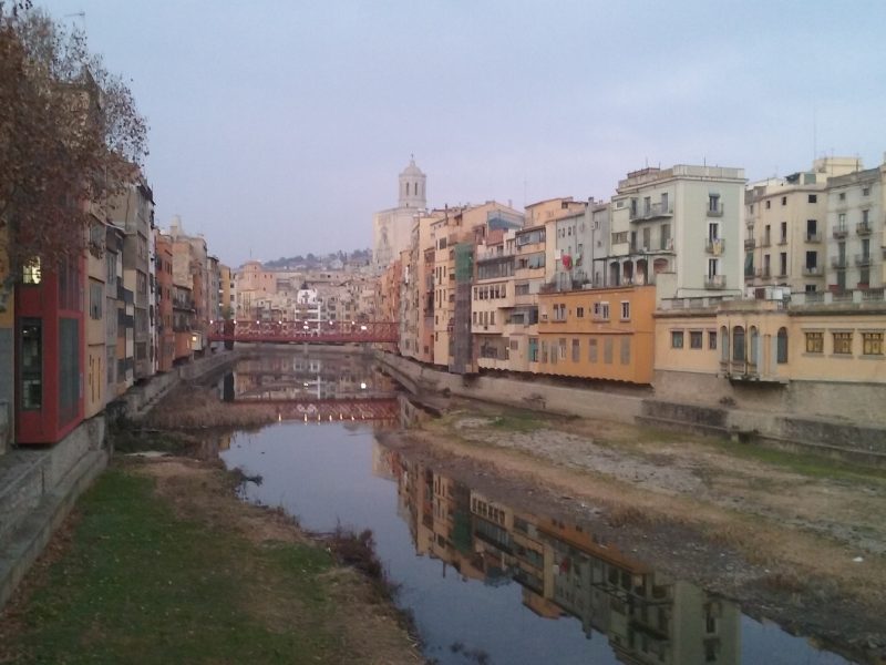 Girona, puente, paseo saltoexplorers